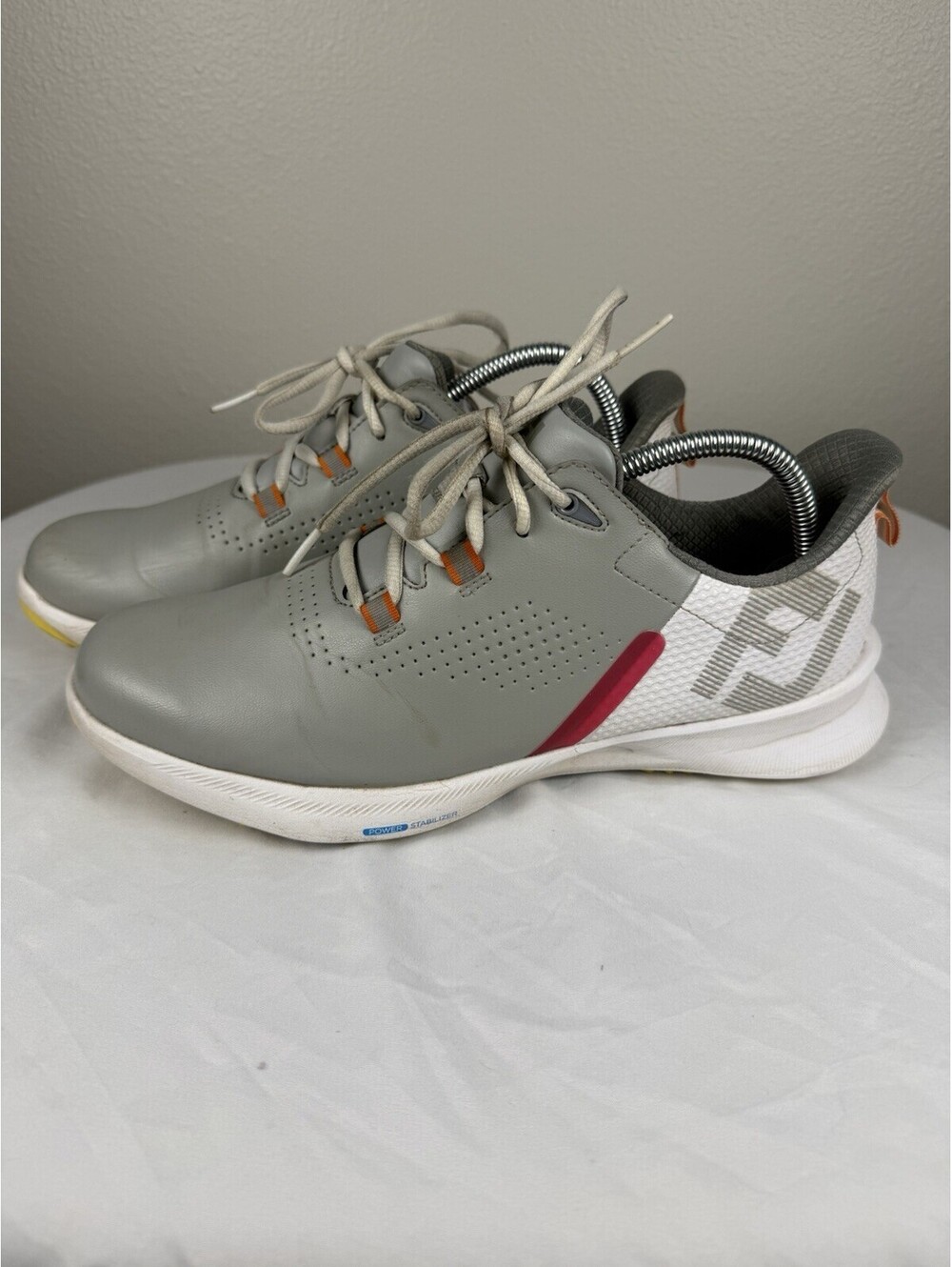 FootJoy 92372 Golf Shoes Men’s 9.5M Gray White Spikeless StratoLite Athletic